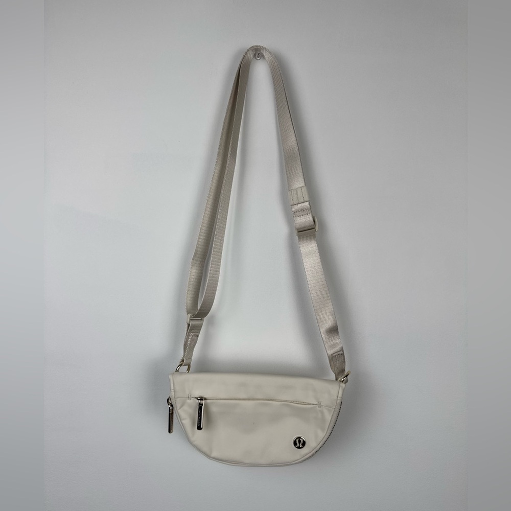 Lululemon All night Festival Bag White Crossbody Adjustable Strap Mini Bag 3L
